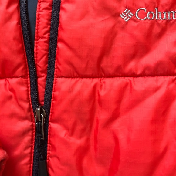 Women’s Columbia Down Jacket - Picture 5 of 8